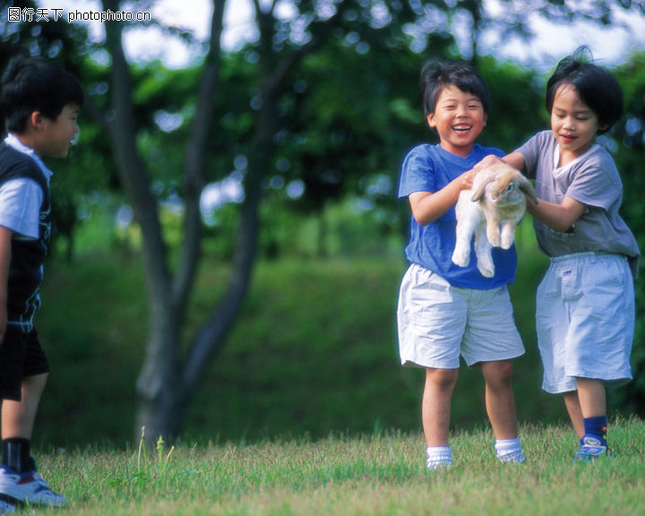习近平致信祝贺中国儿童中心成立40周年强调 发扬光荣传统用心用情促进儿童健康成长全面发展